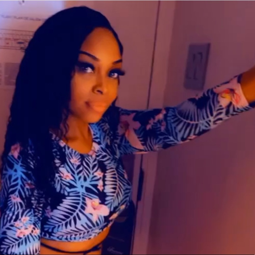 Meet your Posher, Ta'neshia
